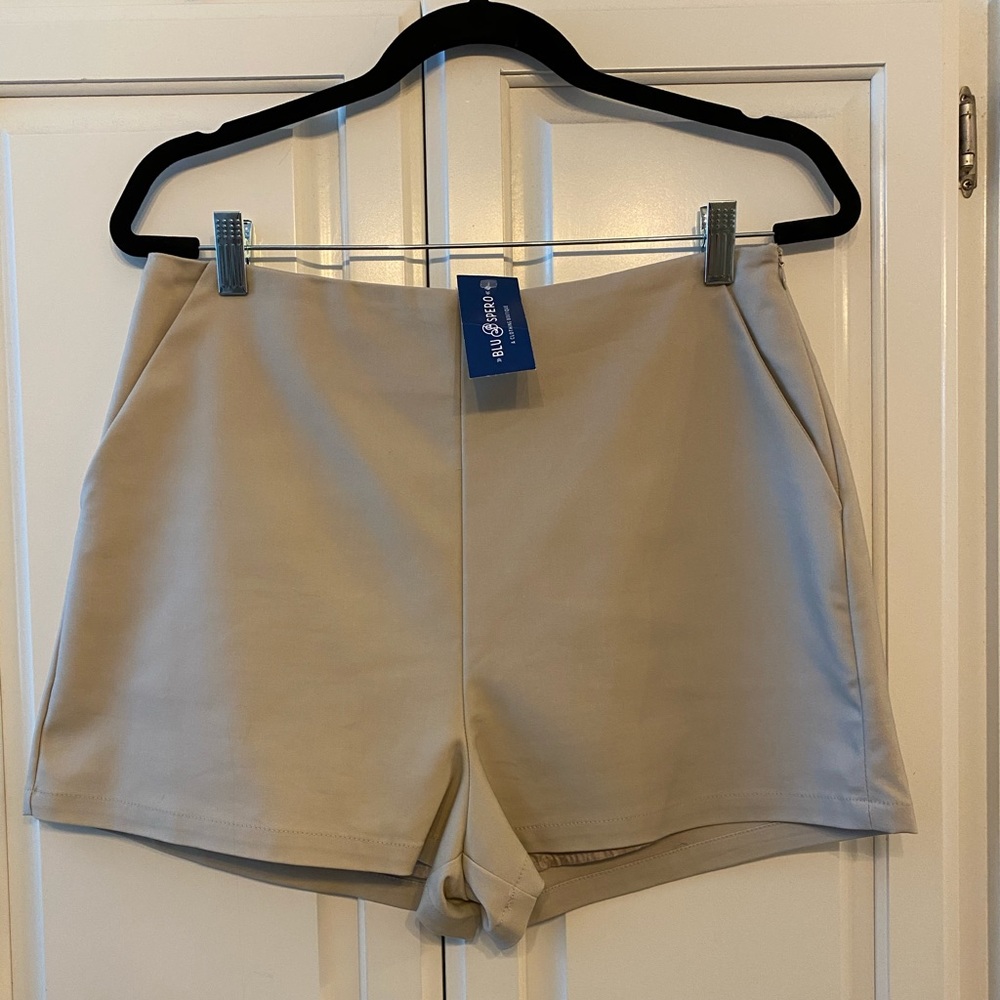 Blue Spero (boutique) Taupe shorts